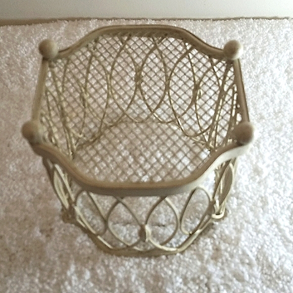Vintage Style Candle Holder - Picture 4 of 4
